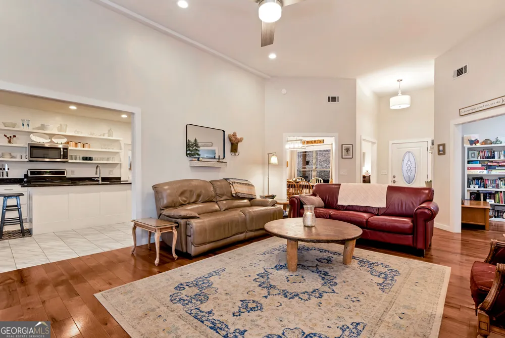 812 Covecrest DR Tiger, GA 30576