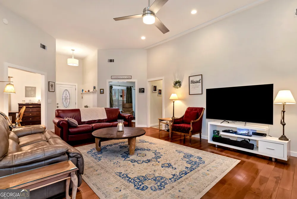 812 Covecrest DR Tiger, GA 30576