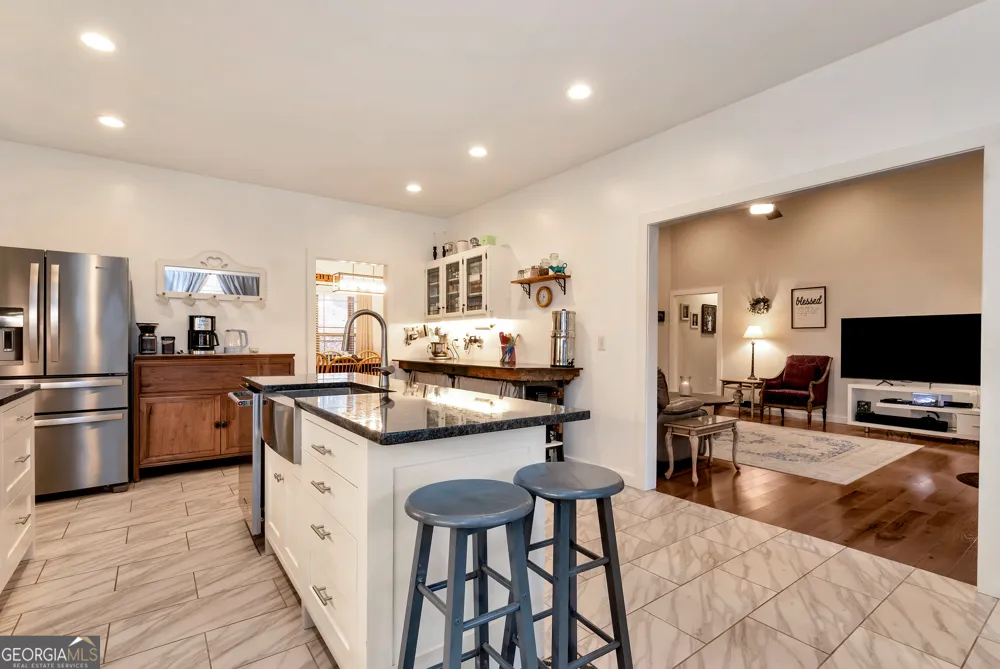 812 Covecrest DR Tiger, GA 30576
