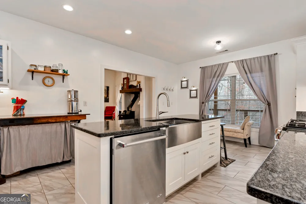 812 Covecrest DR Tiger, GA 30576