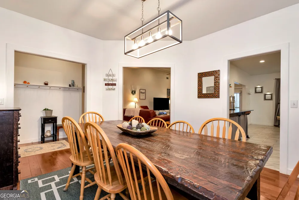 812 Covecrest DR Tiger, GA 30576