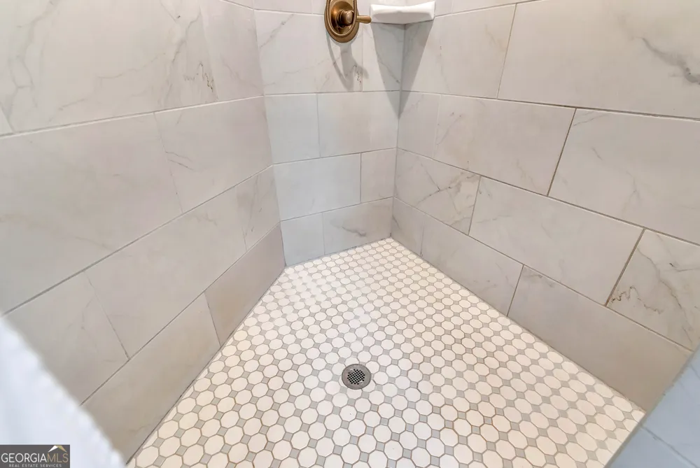 812 Covecrest DR Tiger, GA 30576