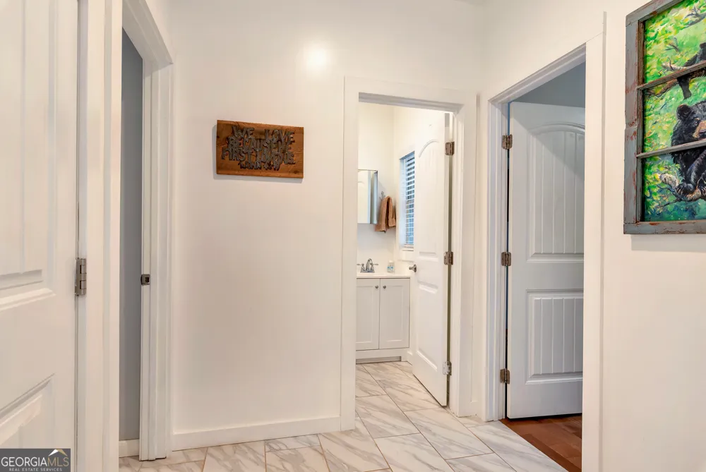 812 Covecrest DR Tiger, GA 30576