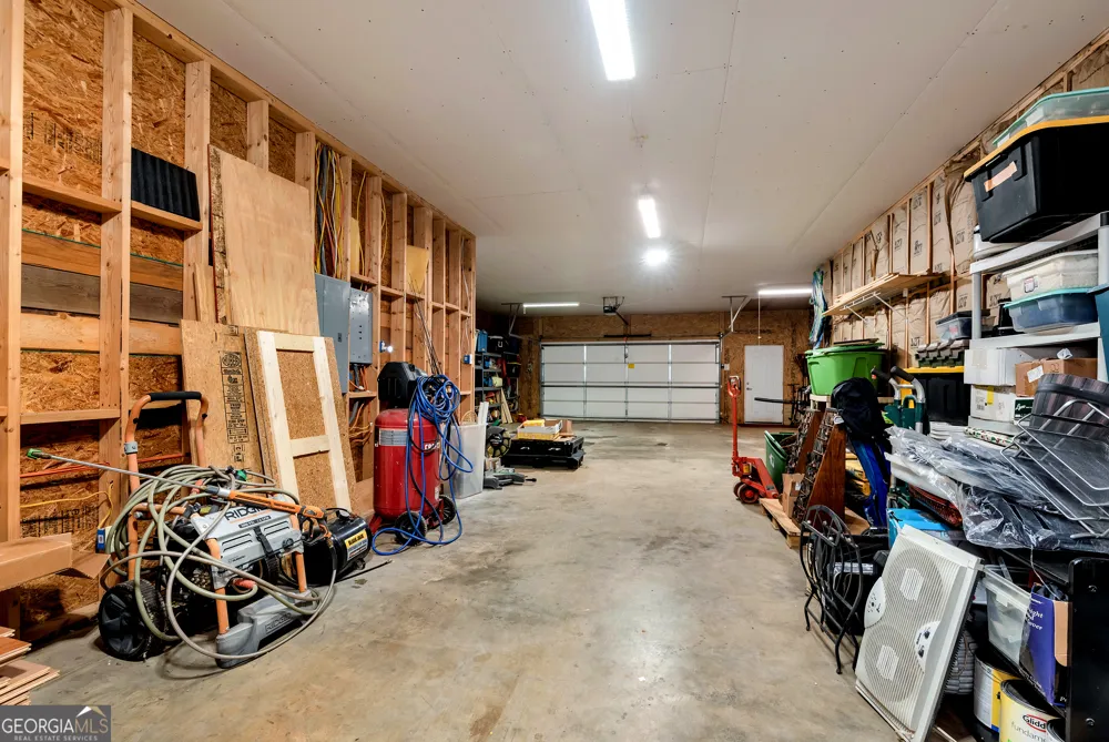 812 Covecrest DR Tiger, GA 30576