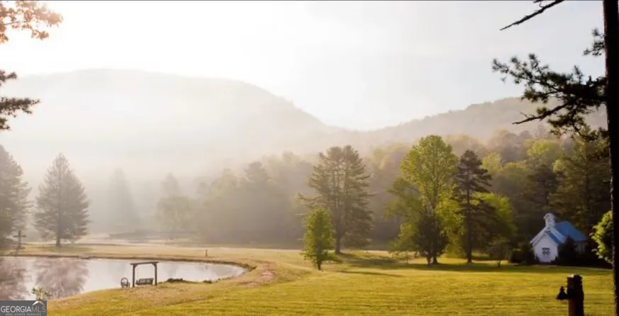 812 Covecrest DR Tiger, GA 30576