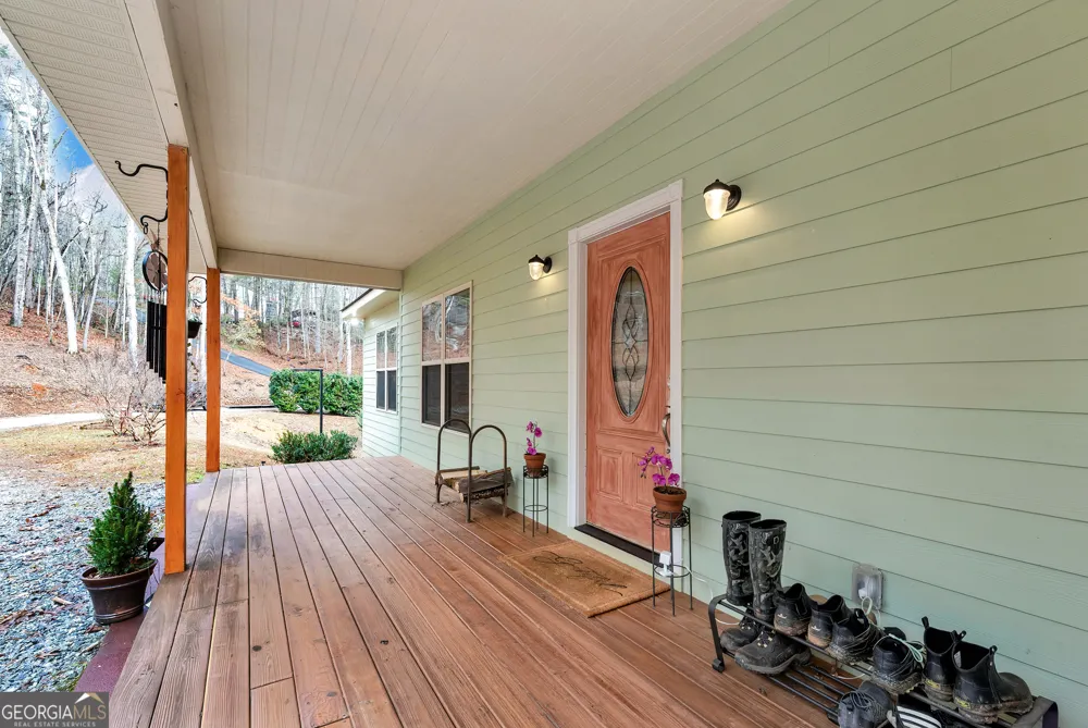 812 Covecrest DR Tiger, GA 30576