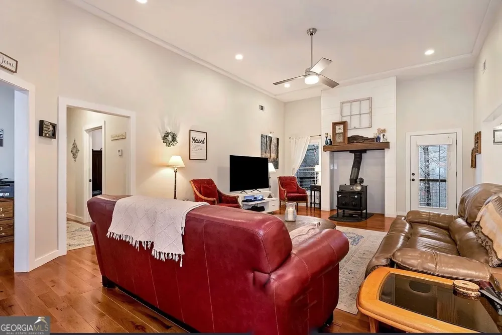 812 Covecrest DR Tiger, GA 30576