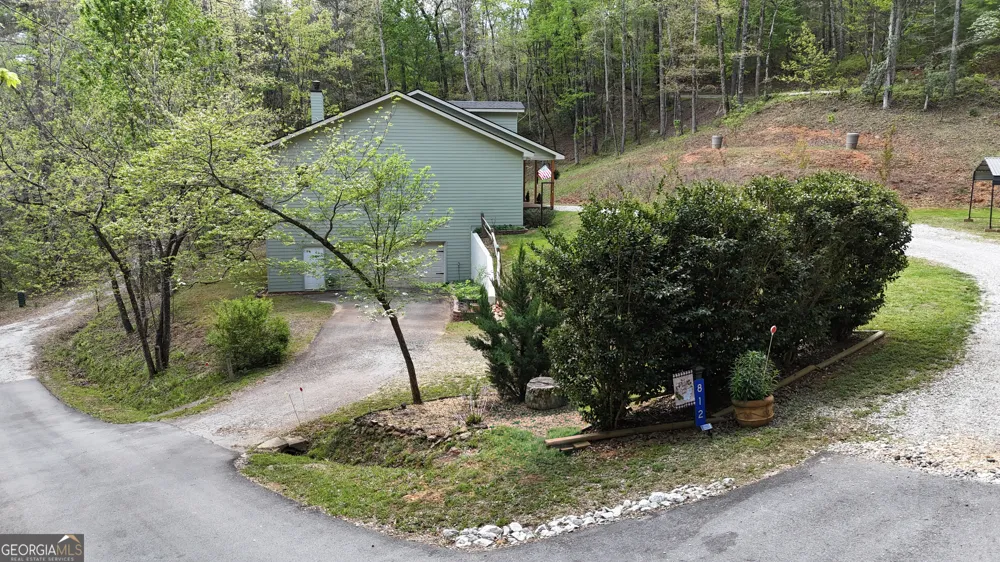 812 Covecrest DR Tiger, GA 30576