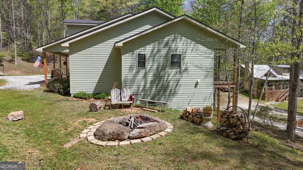 812 Covecrest DR Tiger, GA 30576