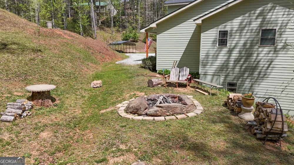 812 Covecrest DR Tiger, GA 30576