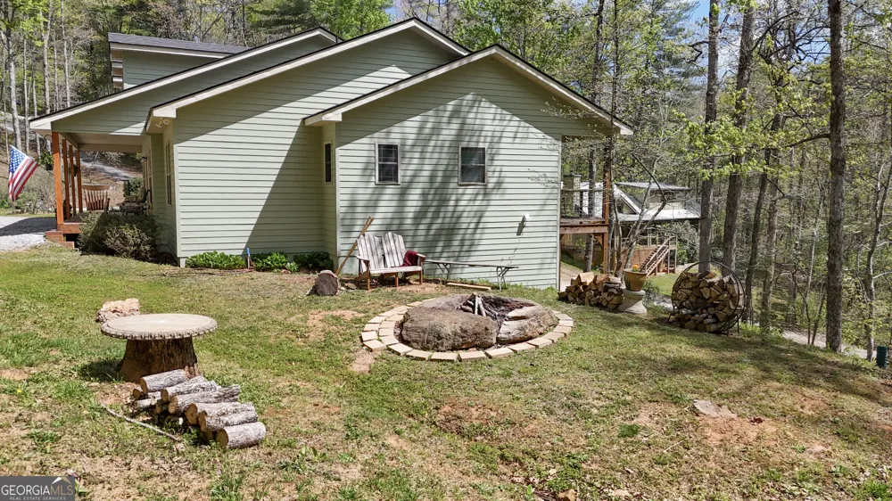 812 Covecrest DR Tiger, GA 30576