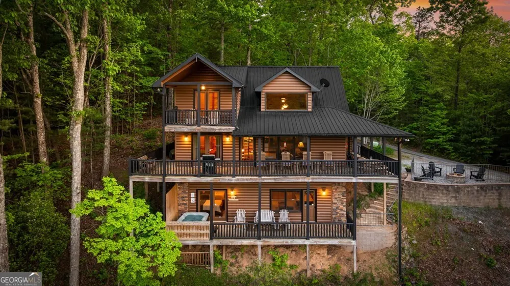 607 Rhonda LN Mineral Bluff, GA 30559