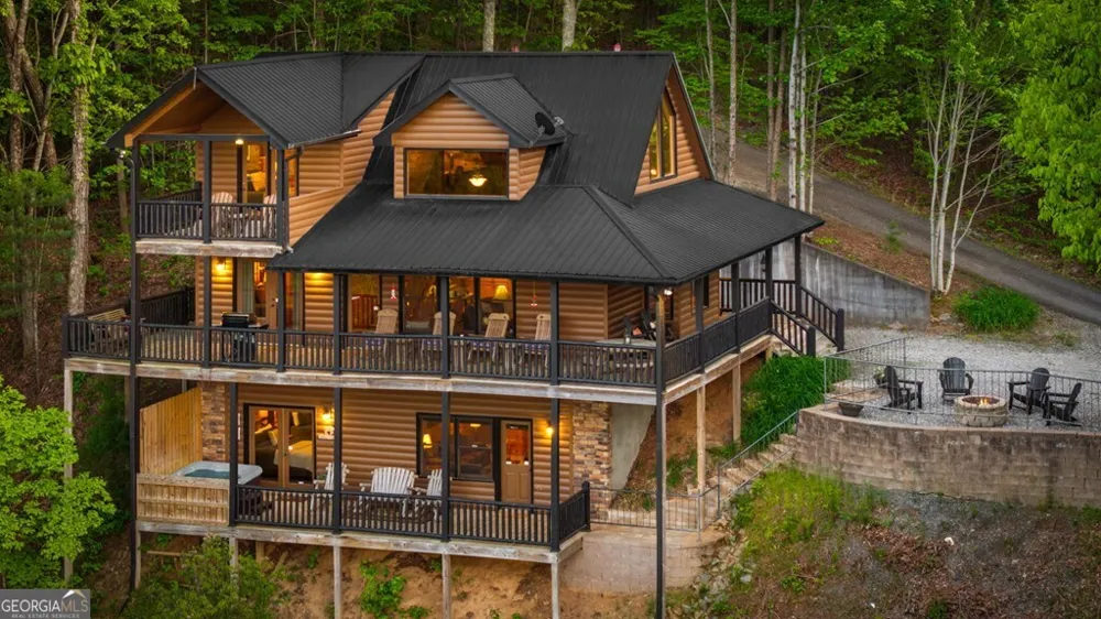 607 Rhonda LN Mineral Bluff, GA 30559