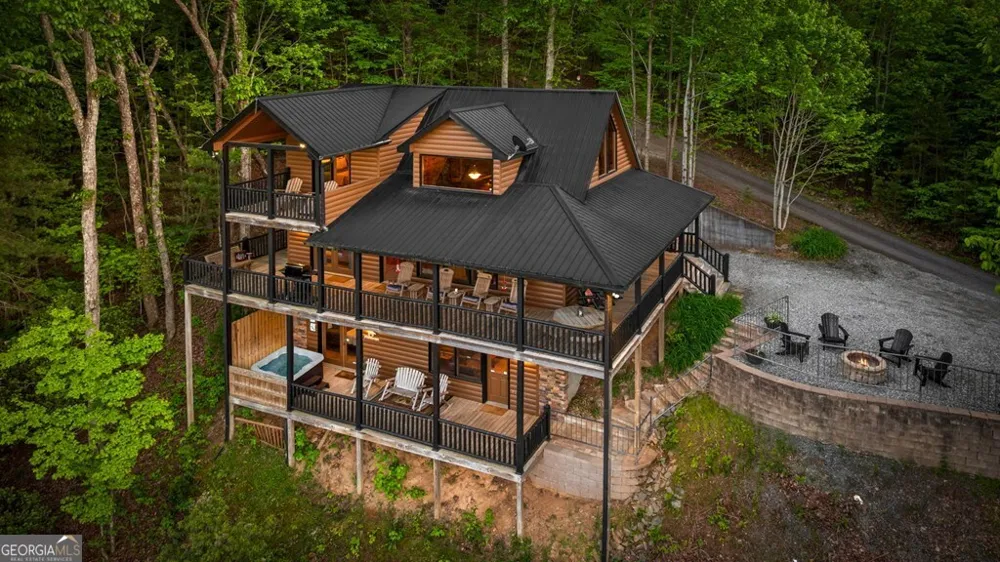 607 Rhonda LN Mineral Bluff, GA 30559