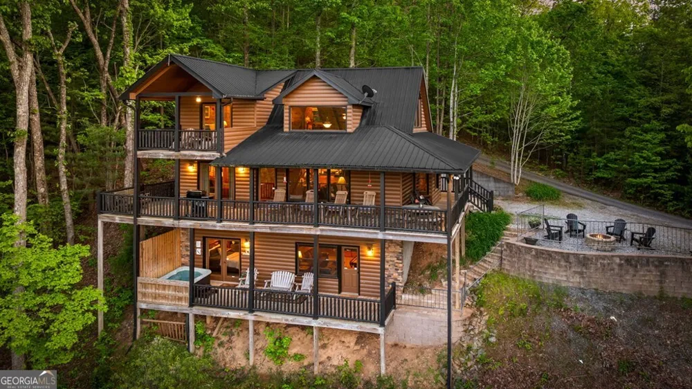 607 Rhonda LN Mineral Bluff, GA 30559
