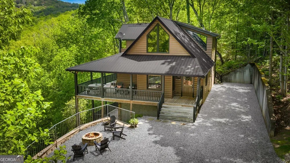 607 Rhonda LN Mineral Bluff, GA 30559