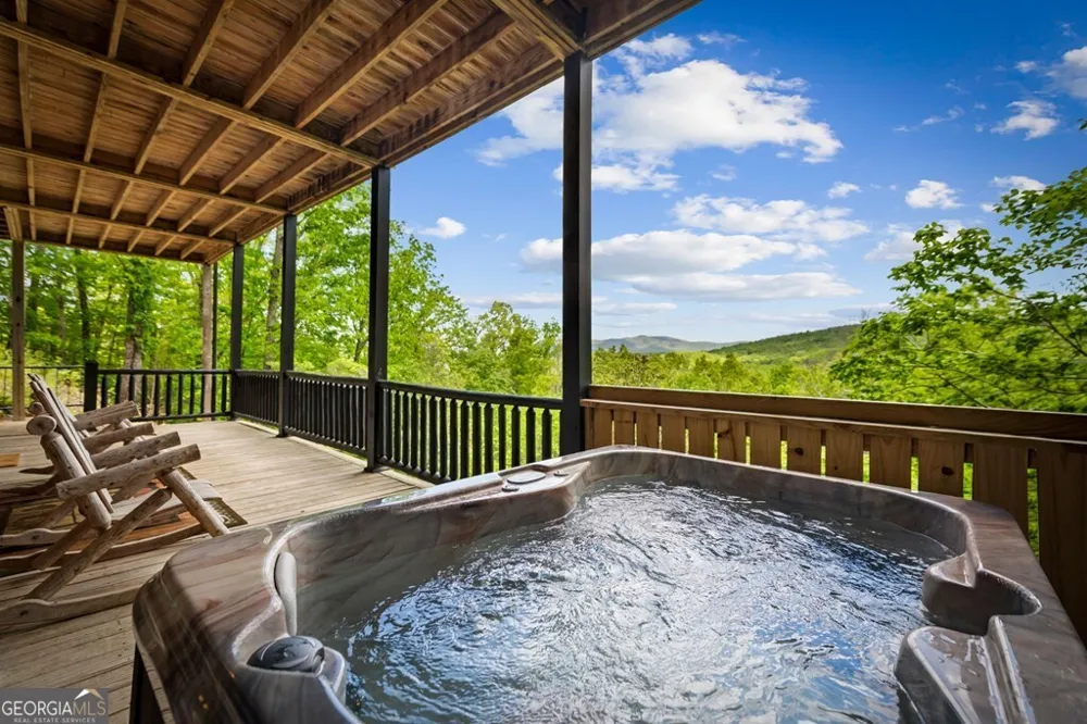 607 Rhonda LN Mineral Bluff, GA 30559