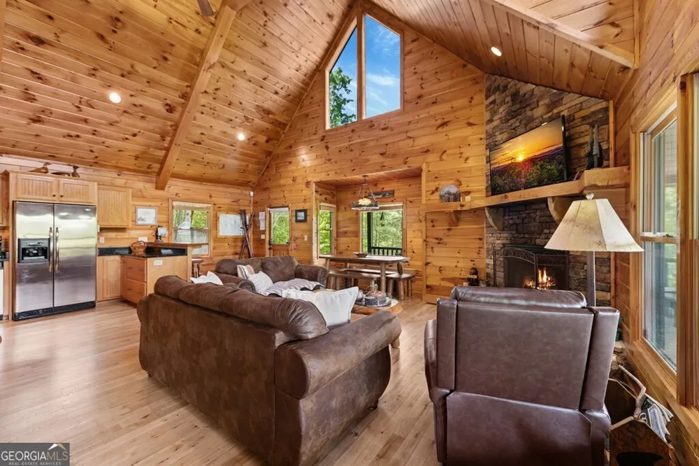 607 Rhonda LN Mineral Bluff, GA 30559