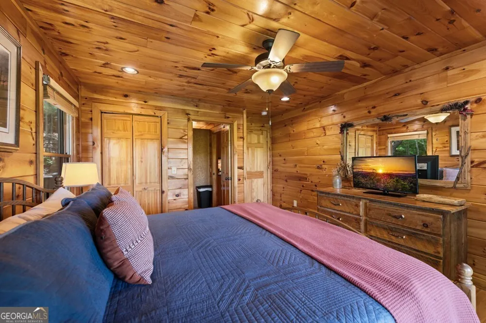 607 Rhonda LN Mineral Bluff, GA 30559