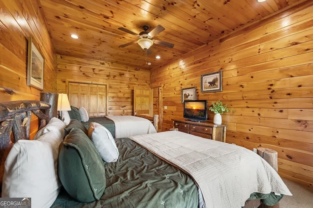 607 Rhonda LN Mineral Bluff, GA 30559
