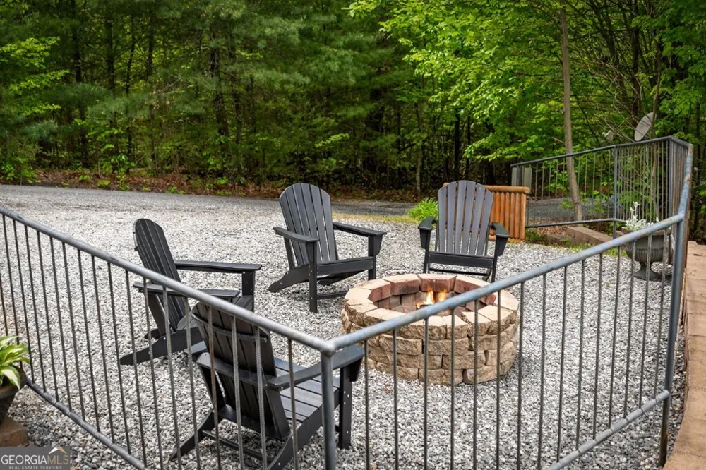 607 Rhonda LN Mineral Bluff, GA 30559