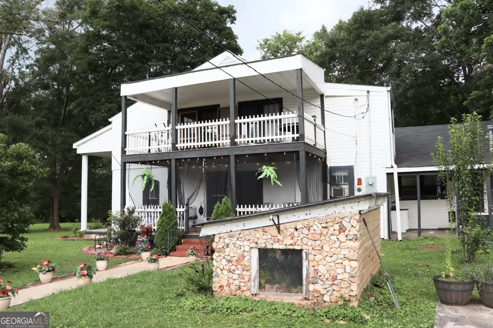 441 Lyerly Dam RD Lyerly, GA 30730