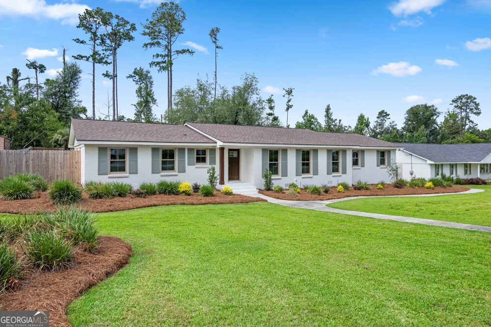1203 Lakeview DR Valdosta, GA 31602