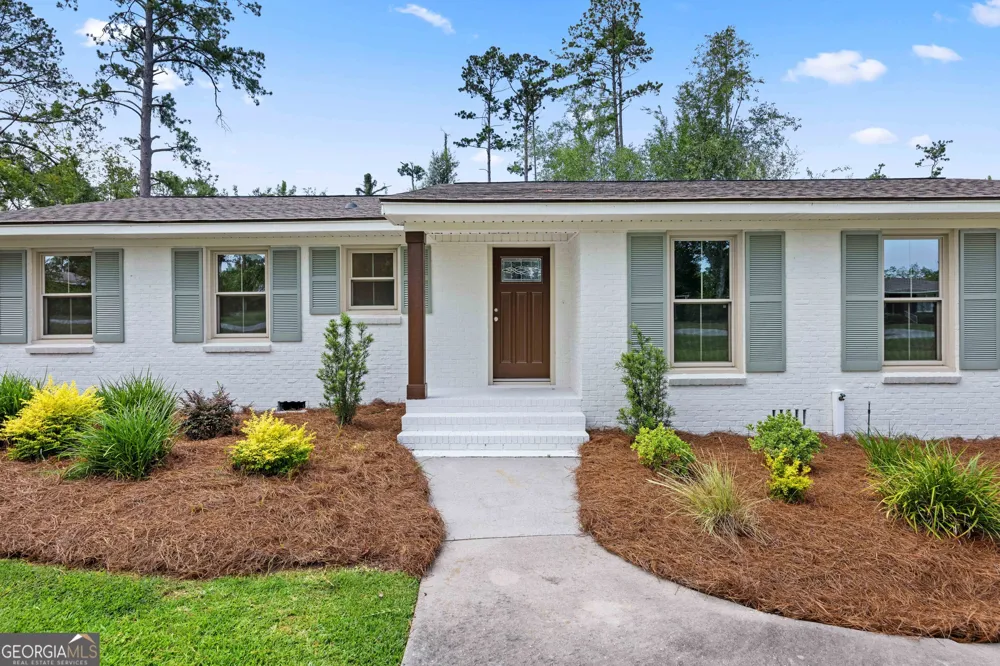 1203 Lakeview DR Valdosta, GA 31602
