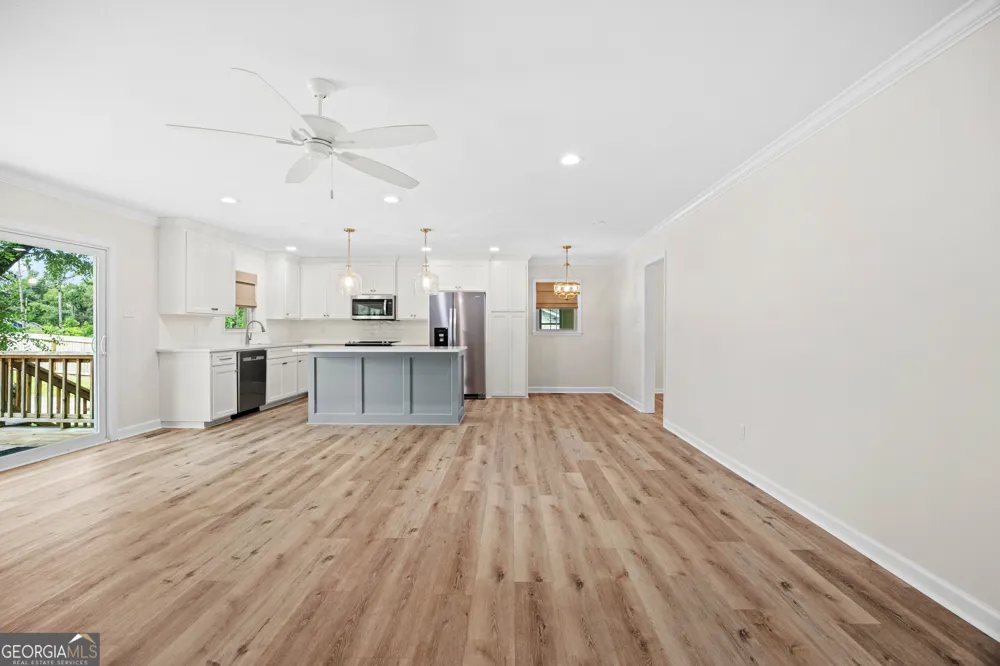 1203 Lakeview DR Valdosta, GA 31602
