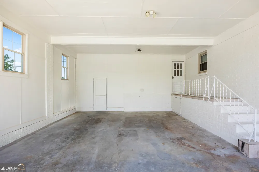 1203 Lakeview DR Valdosta, GA 31602