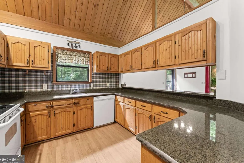 318 Horseshoe LN Dahlonega, GA 30533