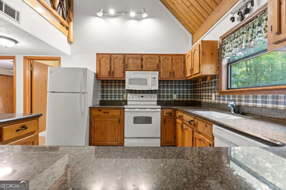 318 Horseshoe LN Dahlonega, GA 30533