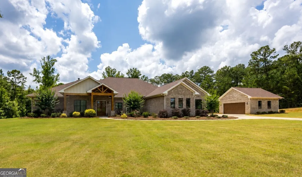 1187 Josey RD Forsyth, GA 31029