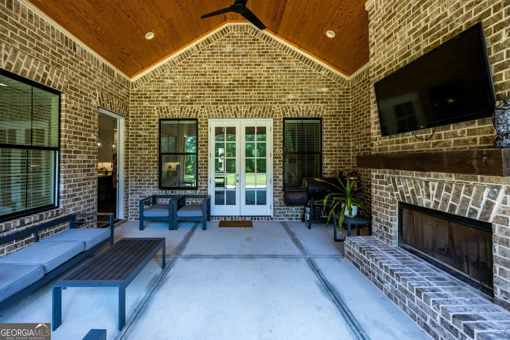 1187 Josey RD Forsyth, GA 31029