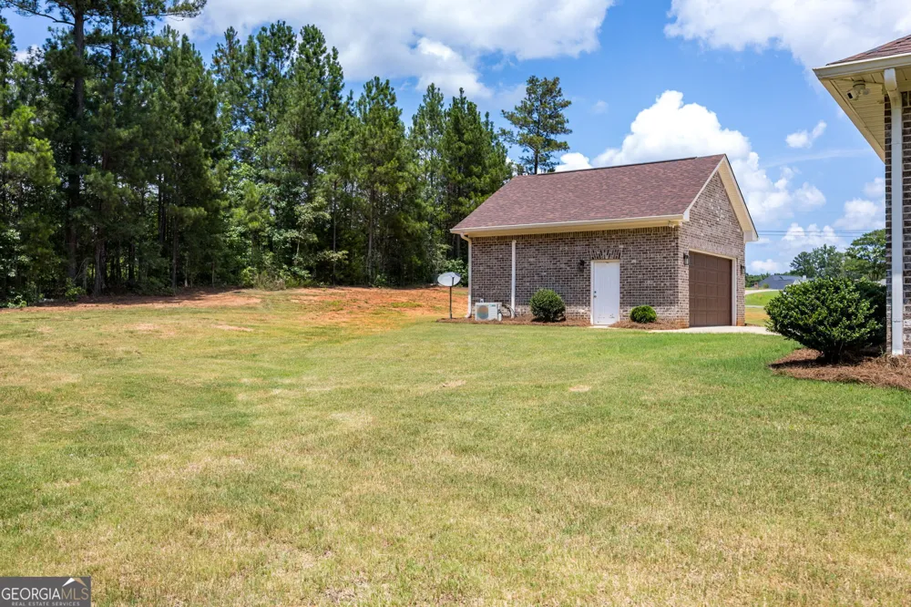 1187 Josey RD Forsyth, GA 31029