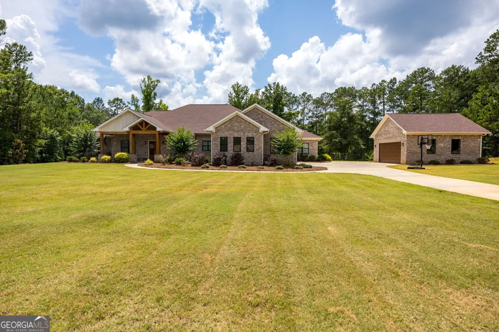 1187 Josey RD Forsyth, GA 31029