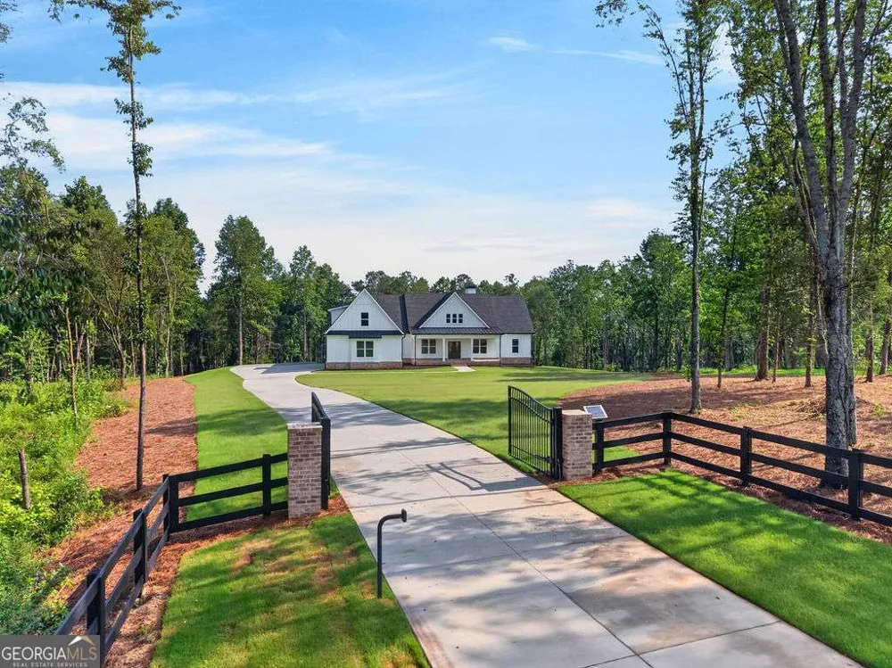 924 Browning RD Fairmount, GA 30139