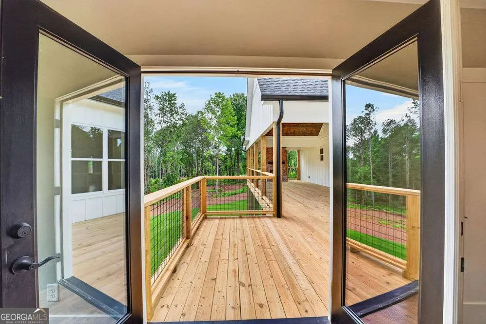 924 Browning RD Fairmount, GA 30139