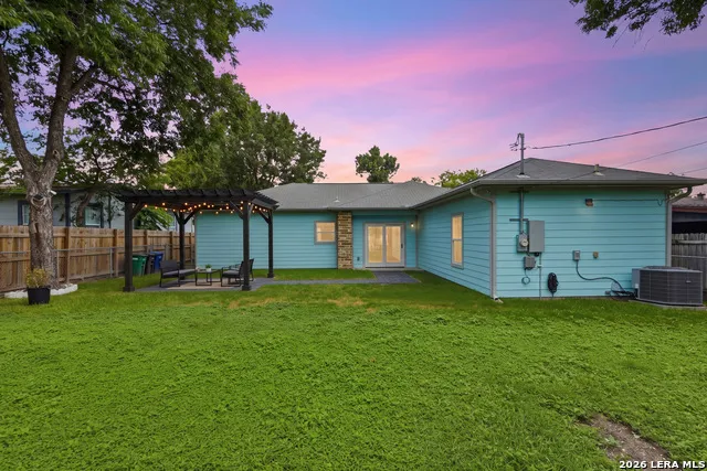 250 Englewood Dr San Antonio, TX 78213