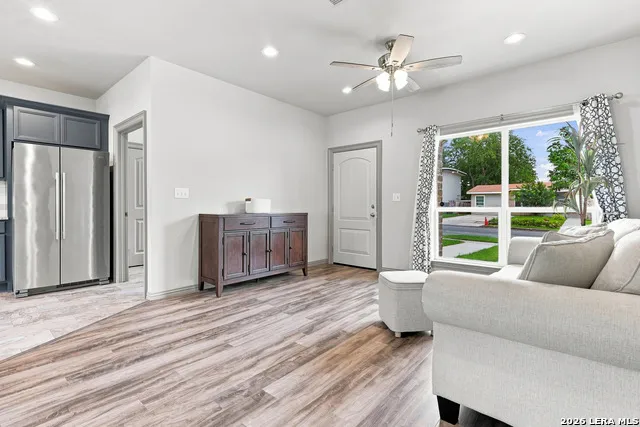 250 Englewood Dr San Antonio, TX 78213