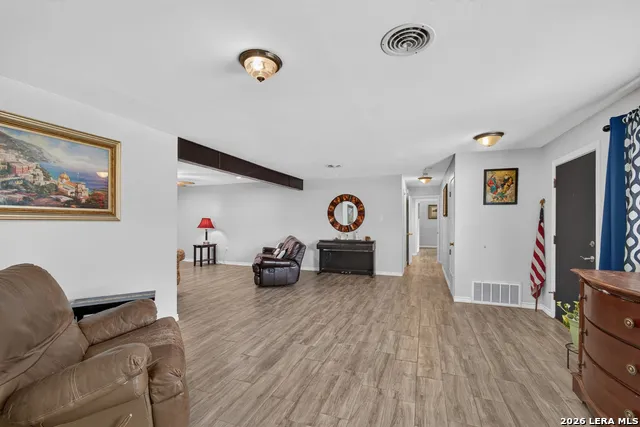 209 GREENLAWN AVE Pleasanton, TX 78064