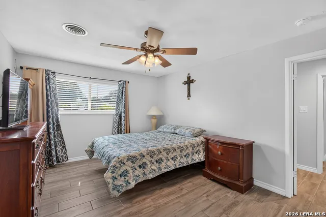 209 GREENLAWN AVE Pleasanton, TX 78064