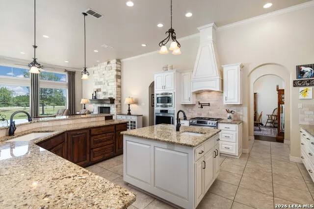 762 BUCKSKIN TRL Bandera, TX 78003