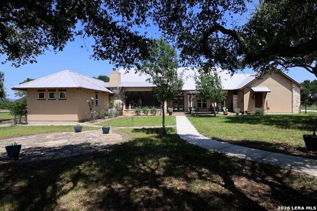 762 BUCKSKIN TRL Bandera, TX 78003