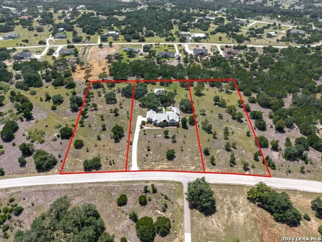 762 BUCKSKIN TRL Bandera, TX 78003