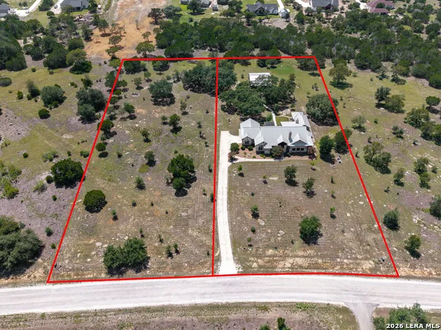 762 BUCKSKIN TRL Bandera, TX 78003