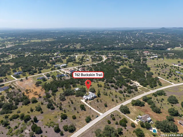 762 BUCKSKIN TRL Bandera, TX 78003