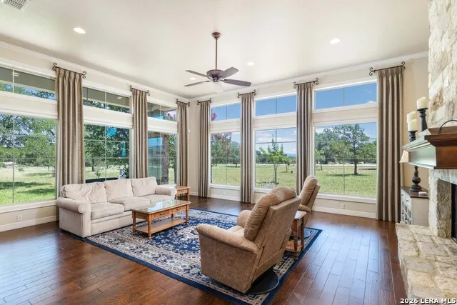 762 BUCKSKIN TRL Bandera, TX 78003