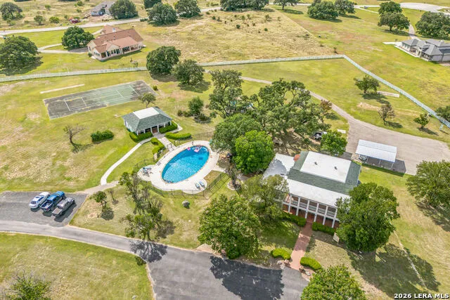 762 BUCKSKIN TRL Bandera, TX 78003
