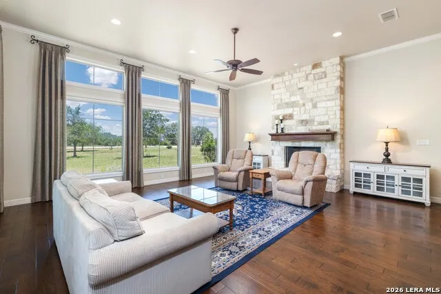 762 BUCKSKIN TRL Bandera, TX 78003